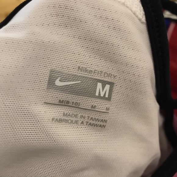 🐚🪼 2/20$ TOPS 🪼🐚  Nike sports top - Picture 5 of 5